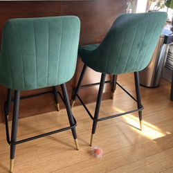 Like New - Beautiful Green Chairs