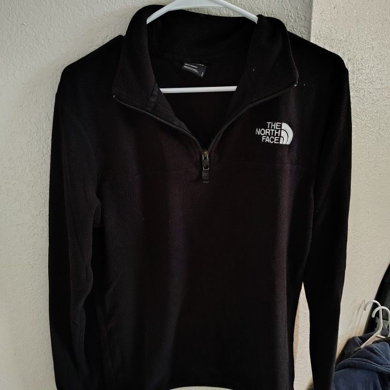 Women's North Face Sweater Size Small