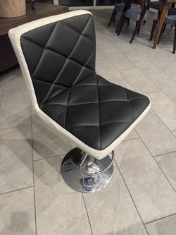 Bar stools (4)