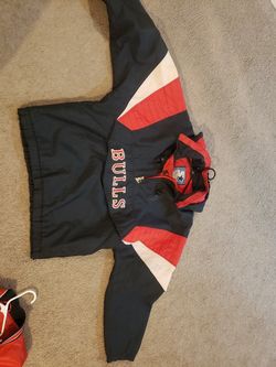 Bulls starter pullover
