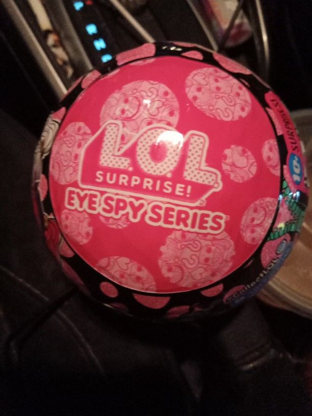 LOL "SURPRISE EYE SPY SERIES AND LOL MINIONS BALLS