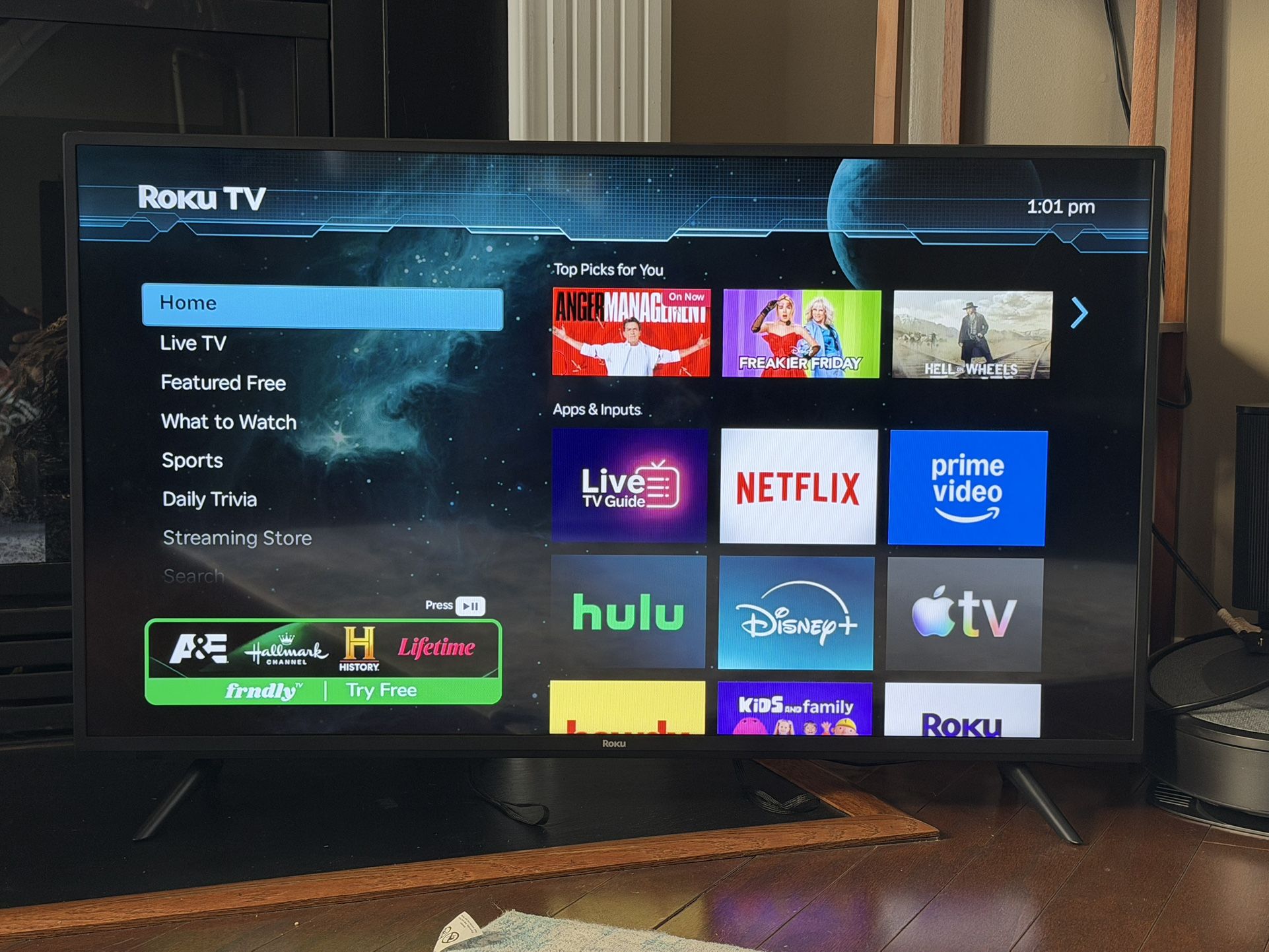 Roku 40" Class FHD (1080p) Smart LED TV (40R3B5/40R3BX) 