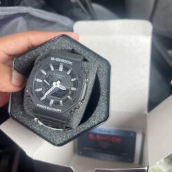 G-shock black and white 