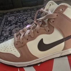 Women's Nike Dunk (Worn Once)