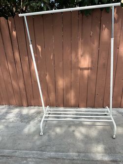 Rack with wheels