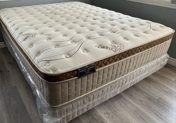 Queen Organic Cloud Edition Europillow Top 12inch Mattress And Boxspring!!
