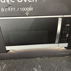 Microwave Never Used 