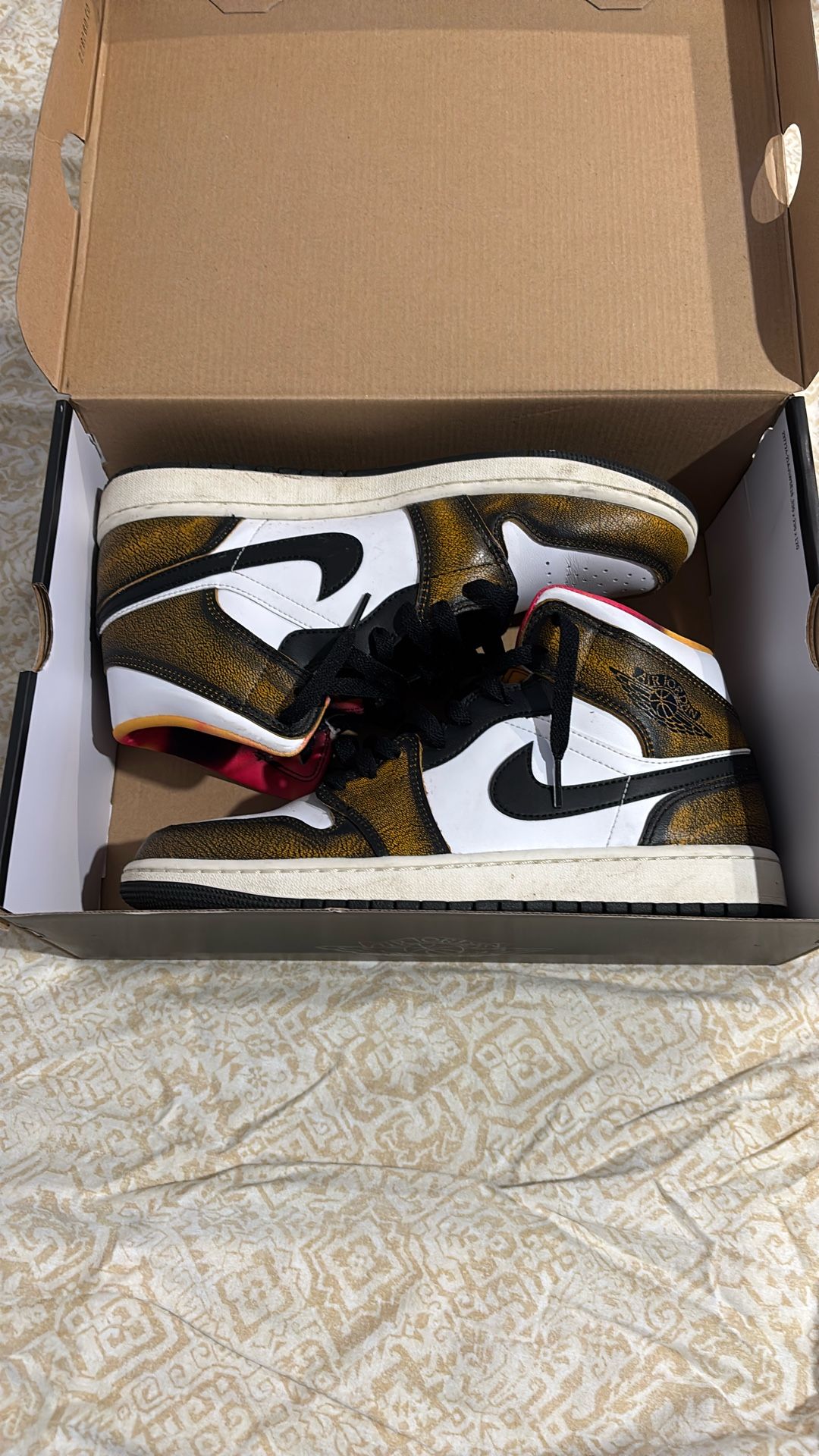 Jordan One Orange Wear Away Size 9.5 Used Once
