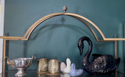 Vintage Swan Decor
