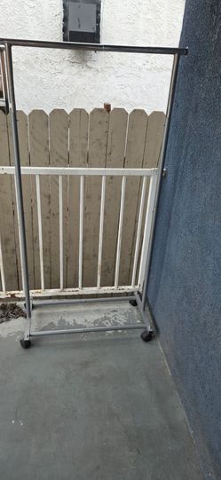 Clothing rack