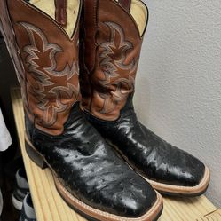 Almost New Justin Ostrich Full Quill Size 10.5 D