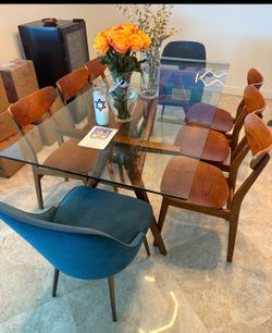 Modern Glass Dining Table Set – Must Sell, Moving!