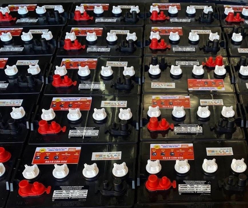 Del Grupo De 8volt, Bateria Nueva Con 1 Año De Garantia