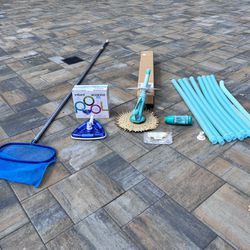 Pool cleaning Equipment/Accessories 
