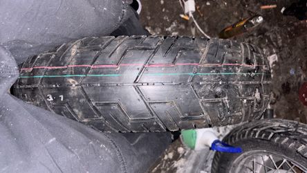 Motorcycle tire