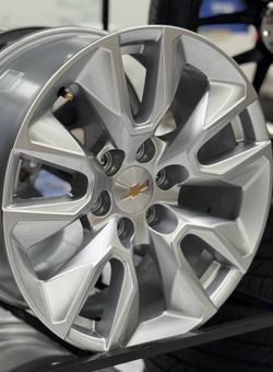 20”  Chevy Snowflake  Silver wheels  6x139 mm  —795$ wheel exchange — Black Friday Sale  20x9