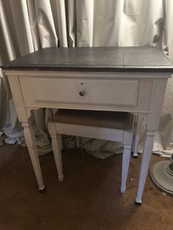 Vintage shabby chic Sewing machine Desk