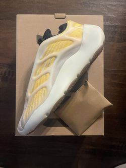 Brand New Adidas Yeezy 700 V3 Mono Safflower