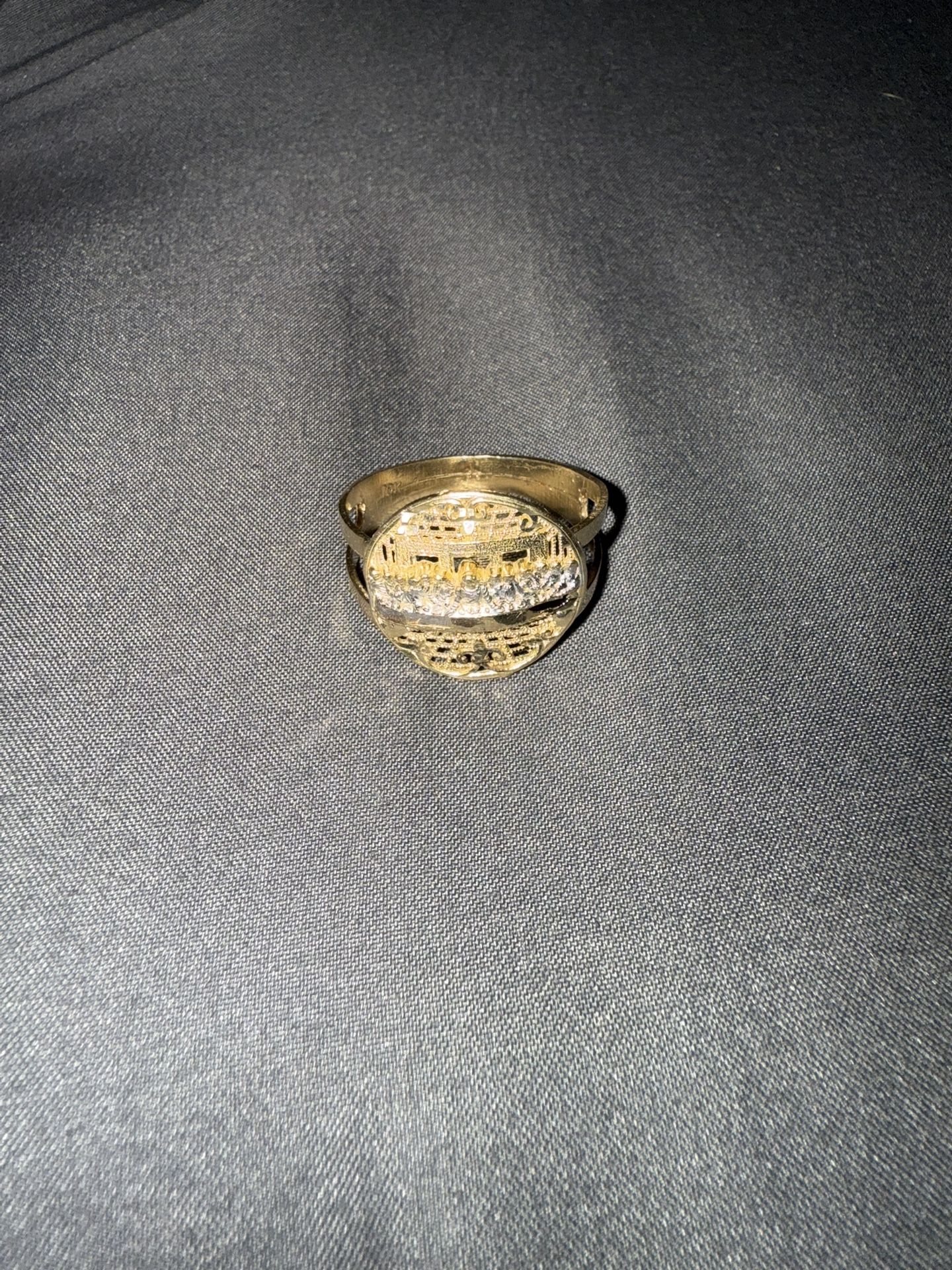 Last supper ring