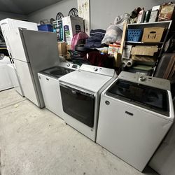 Maytag Bravo XL Washer And Gas Dryer Set