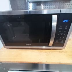 Brand New Microwaves 20 Of Them $90 Each