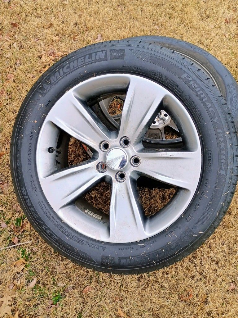Dodge Challenger Rim And Tires 18inch