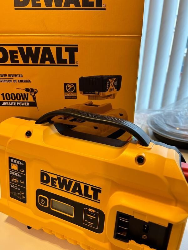 DEWALT Power Inverter