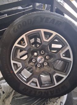 4 Brand New Ford F-150 Tires & Wheels – Take Offs – 275/60R20