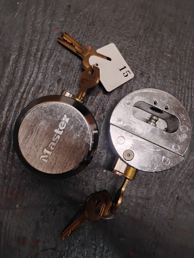 Master Lock Hidden Shackle Pad Locks
