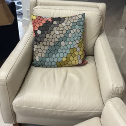 Nattuzi Leather Sofa and Chair