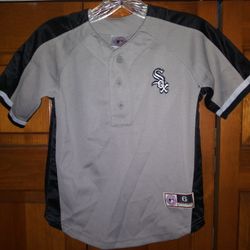 KIDS SIZE 6 CHICAGO WHITE SOX JERSEY
