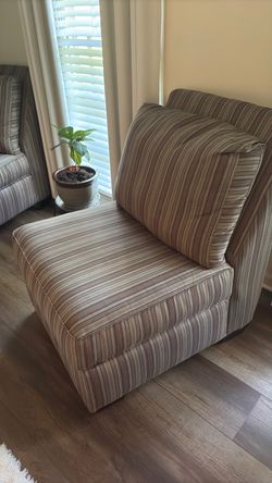 Accent chairs