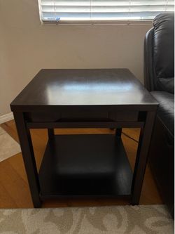 Brown side table/ Mesa de sala