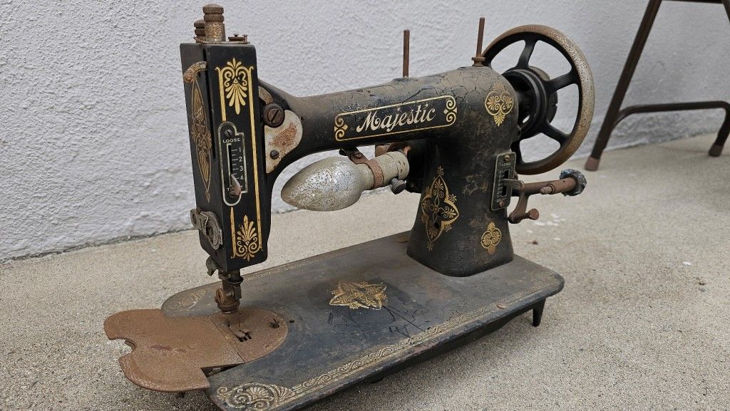 Majestic Sewing Machine
