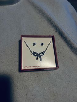 Bow necklace and earrings 