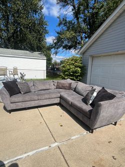 La-Z-Boy Gray Sectional Couch – Modern Style – Free Delivery