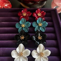 $5 Each flower earring