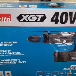 Makita GRH05M1 40V MAX XGT 1-9/16" Brushless Cordless AVT Rotary Hammer Kit