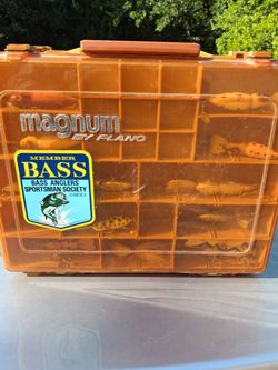 Fishing tackle box