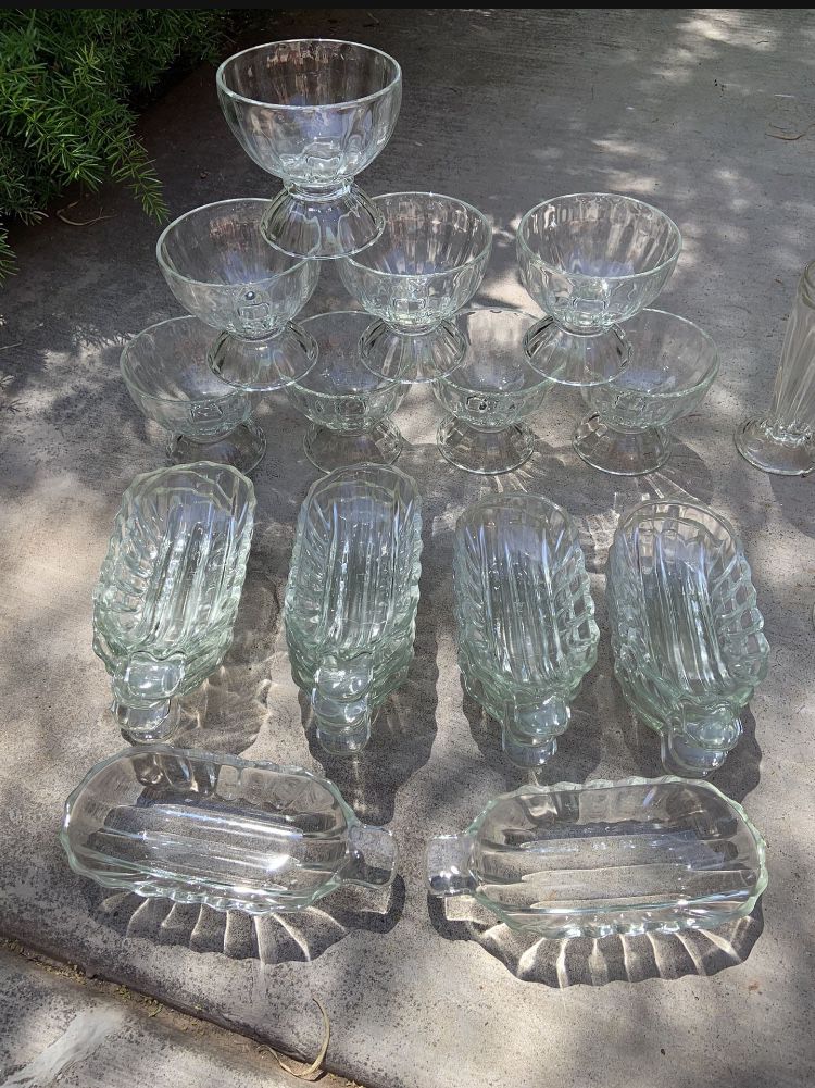 Estate Find Vintage Mid Century Lot 1950s Soda Fountain Glassware Estate Find Vintage Mid Century Lot 1950s Soda Fountain Glassware dishes c Dish Cups