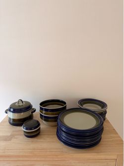 Vintage Rörstrand Elisabeth 23-Piece Dinnerware Set – Hand Painted Sweden – VDN 5555