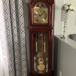 Grandfather clock very good condition antique 180$