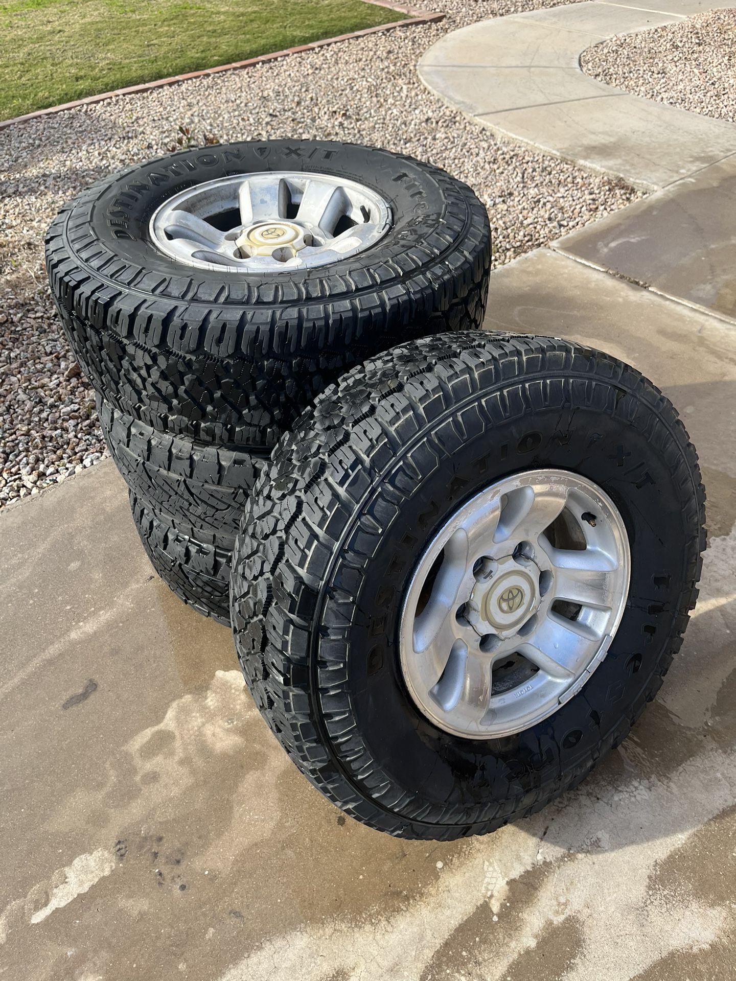 Stock tacoma wheels 31x10.5x15