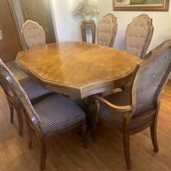 Beautiful Solid Wood Dining Table With 6 Chairs And China Cabinet 