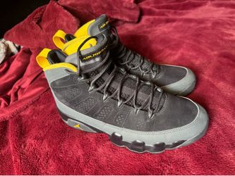 Air Jordan 9 Retro size US9.5 “Dark Charcoal University Gold”