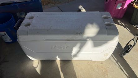 Ice chest