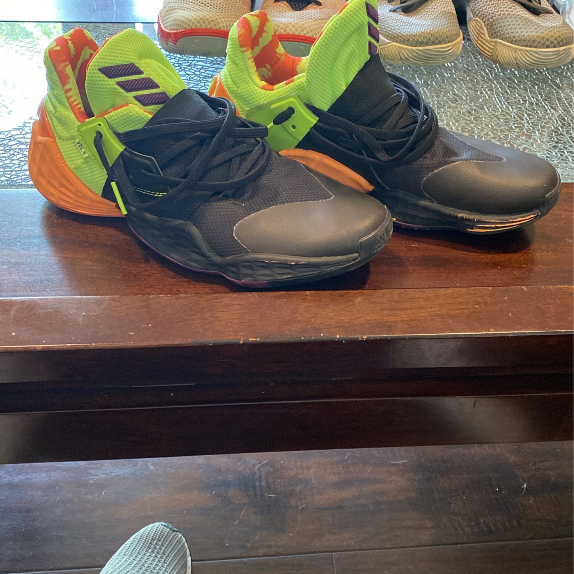 Hardens Vol 4 Basketball Shoes 