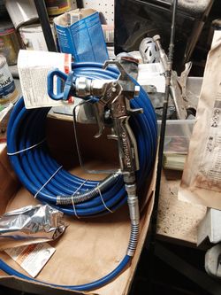 Contractor spray gun and whip