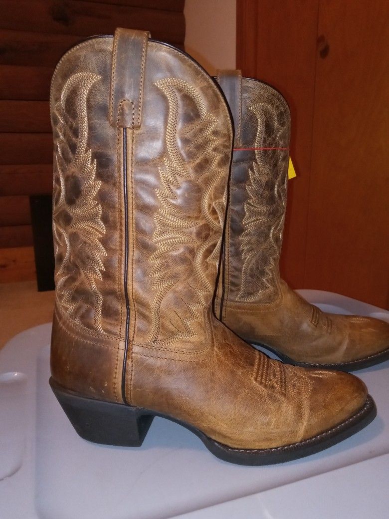 LAREDO COWBOY BOOTS MENS SIZE LIKE NEW only Worn A Few Times I