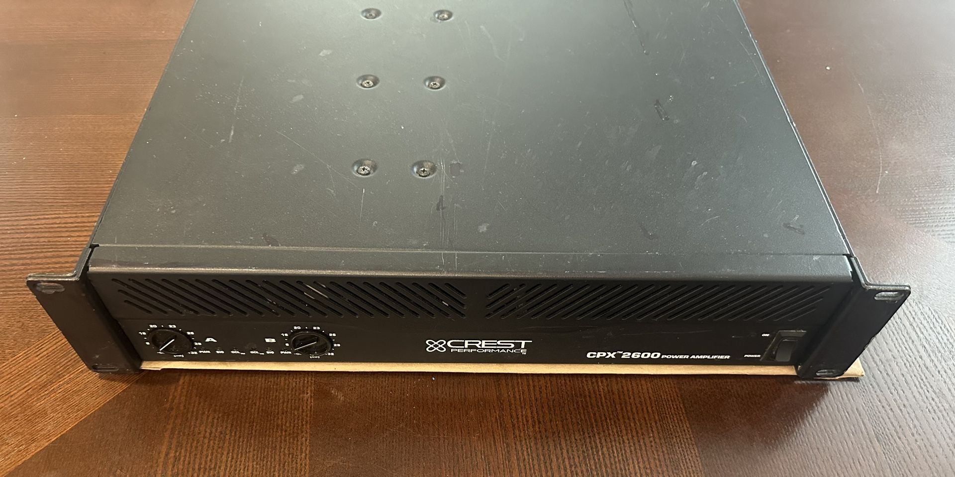 CREST CPX 2600 Amplifier